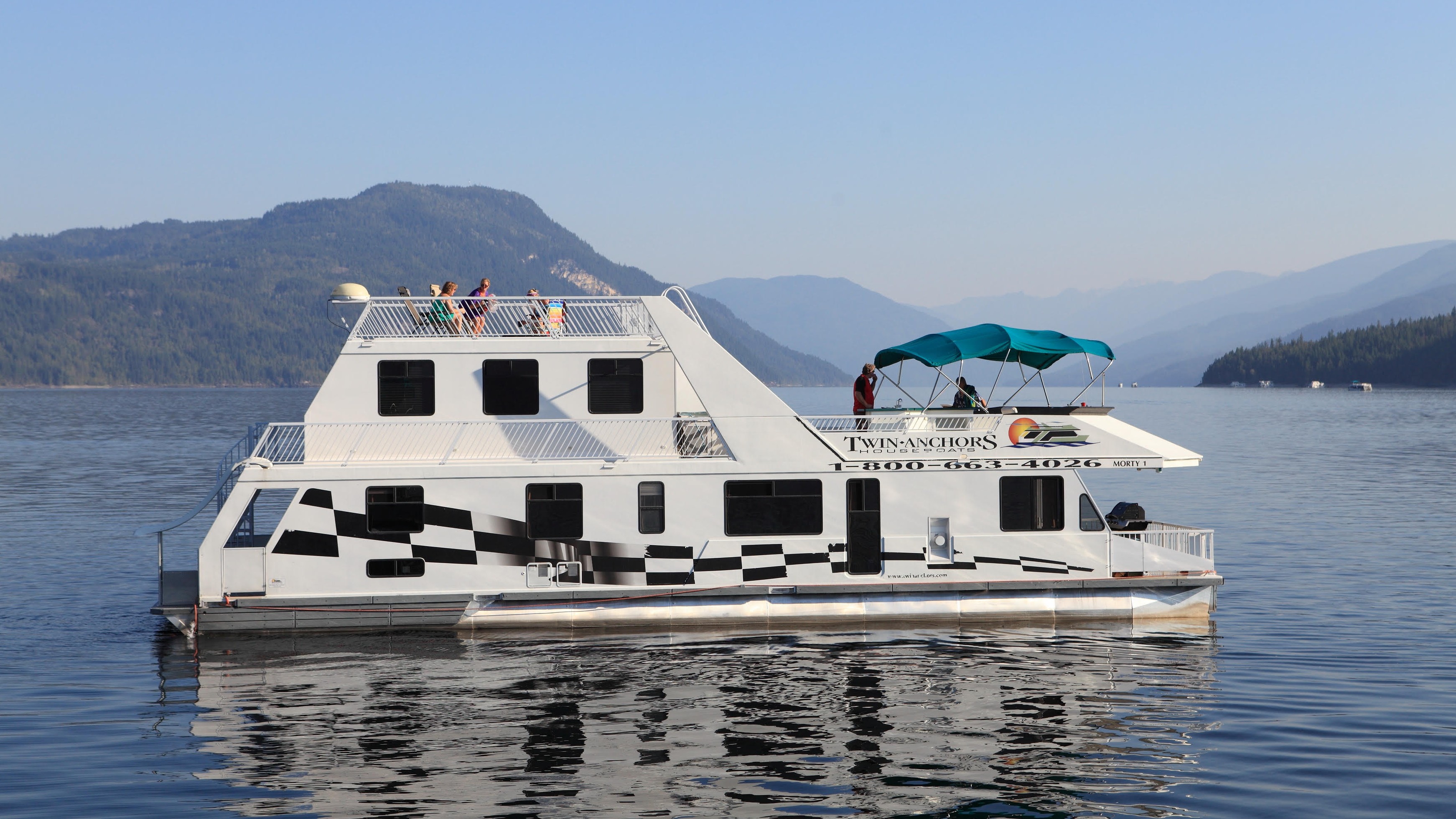Houseboat Trip from Twin Achors Houseboat Vacations