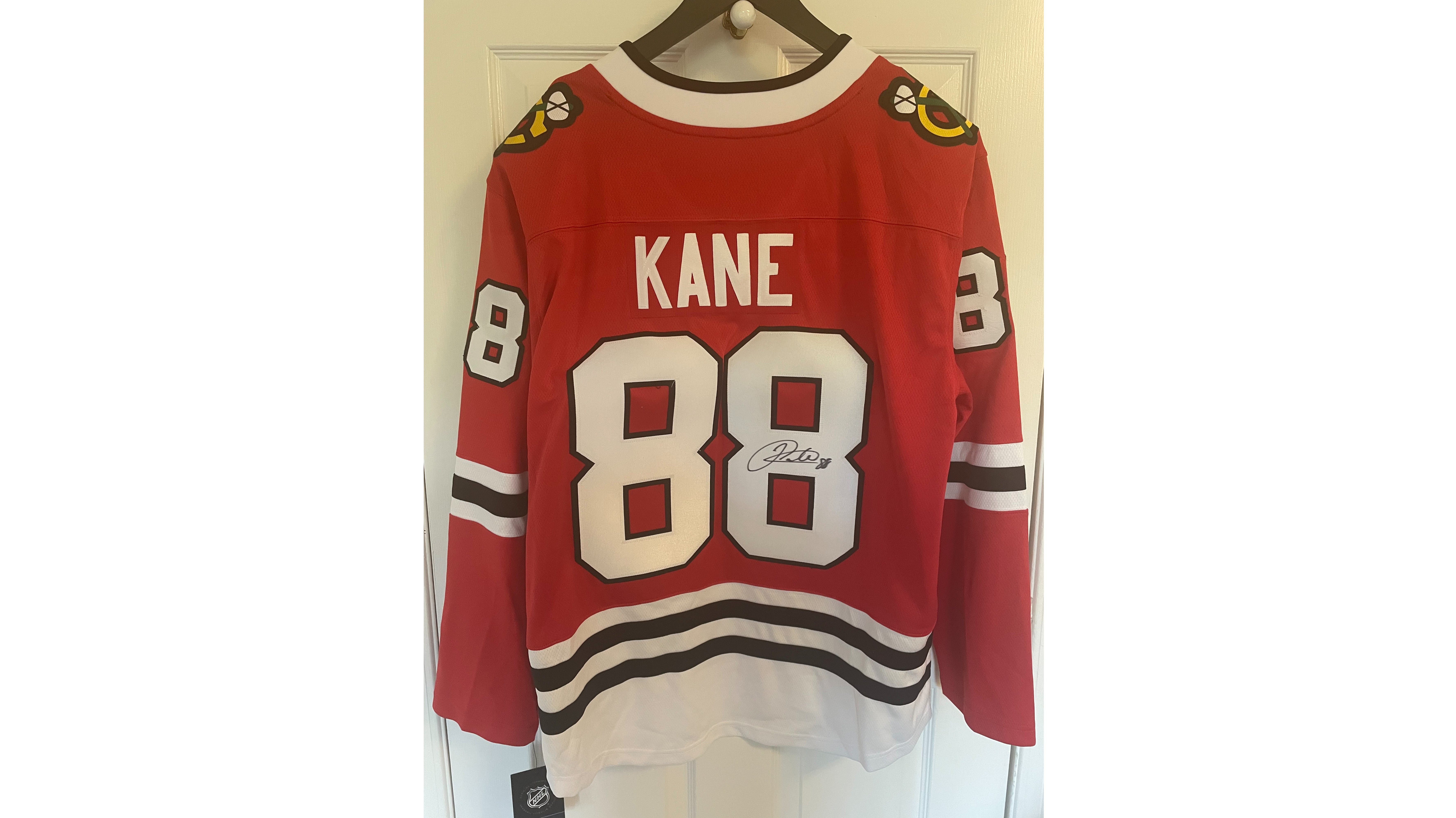 Sold at Auction: Patrick Kane signed Blackhawks Jersey